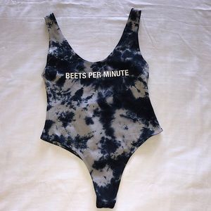 VEGAN vibes tie dye body suit size S